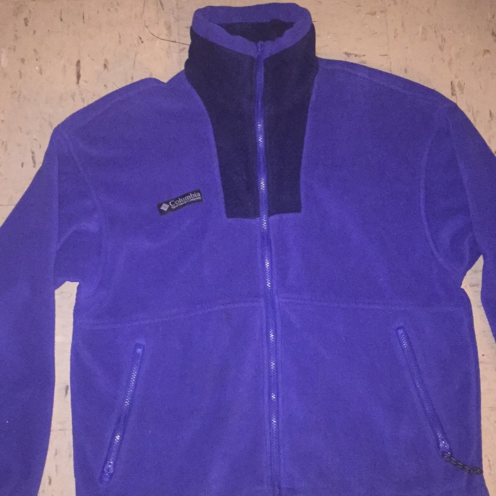 Columbia Purple Ski Jacket with High Collar and Fleece Material